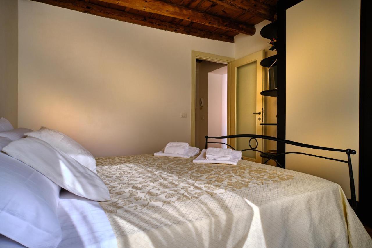Apartamento Il Vecchio Cortile Verona Exterior foto
